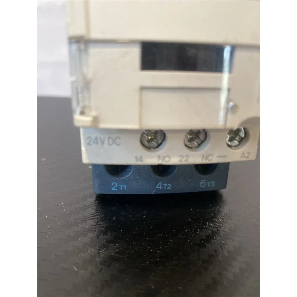 Telemecanique Schneider Electric LC1DT20 24 VDC Contactor With‎ LAD4TBDL - USED